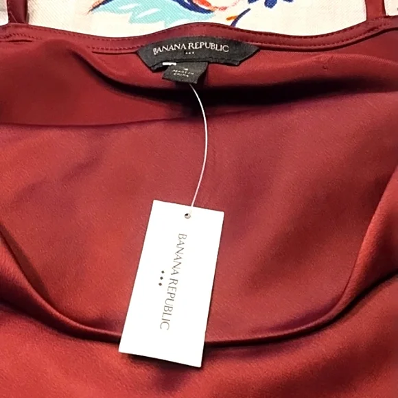 Banana Republic  NWT,Satin Camisole/Tank Top Size Small - Picture 2 of 6